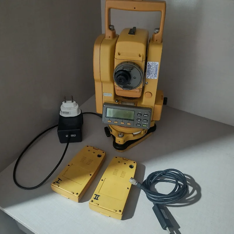 1198-estacao-total-gts-212-com-acessorios