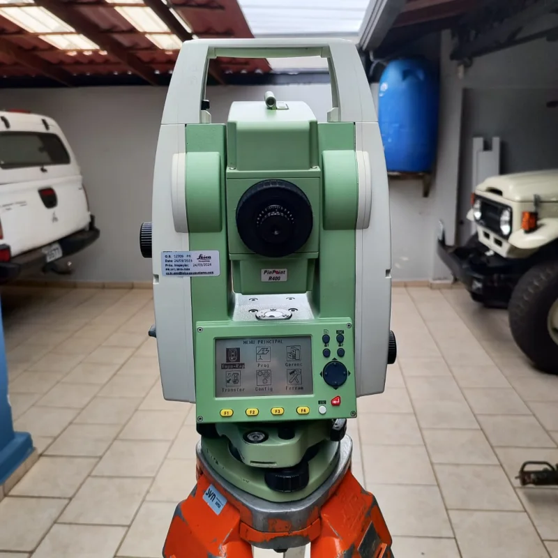1215-leica-ts02